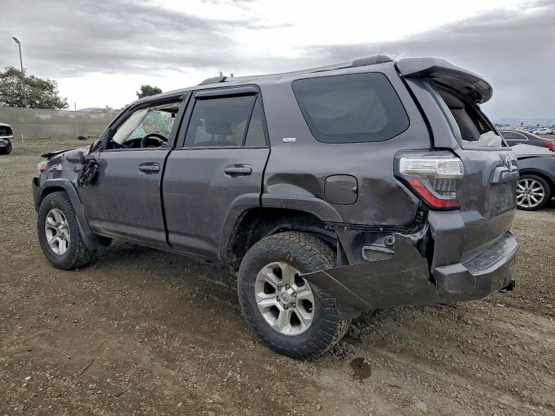 Photo 2 from auction – 2019 TOYOTA 4RUNNER SR with VIN JTEBU5JR2K5646987