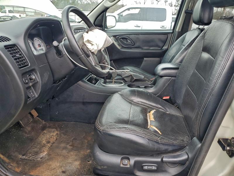 Photo 7 from auction – 2005 FORD ESCAPE LIM with VIN 1FMYU04175KA79815