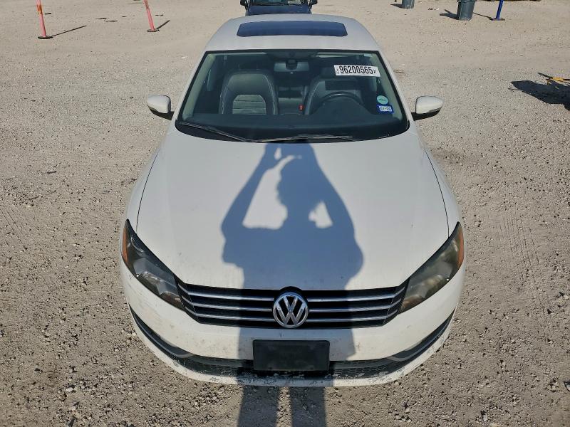 Photo 5 from auction – 2015 VOLKSWAGEN PASSAT SE with VIN 1VWBS7A31FC067344