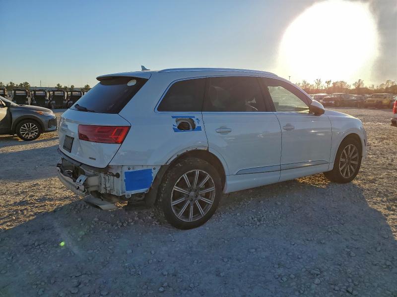 Photo 3 from auction – 2018 AUDI Q7 PREMIUM with VIN WA1LHAF76JD001657