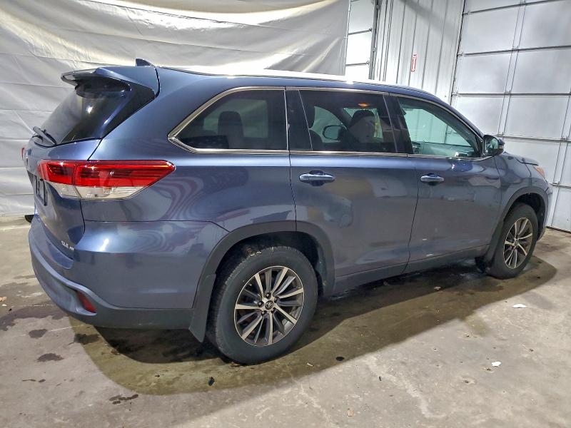 Photo 3 from auction – 2018 TOYOTA HIGHLANDER with VIN 5TDJZRFH4JS880789