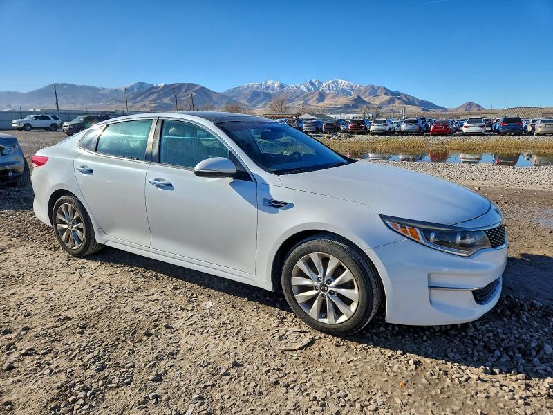 Photo 4 from auction – 2016 KIA OPTIMA EX with VIN 5XXGU4L38GG085954