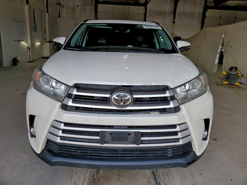 Photo 5 from auction – 2017 TOYOTA HIGHLANDER with VIN 5TDJZRFH5HS390002