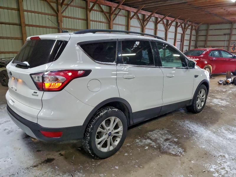 Photo 3 from auction – 2017 FORD ESCAPE SE with VIN 1FMCU0G99HUD13926