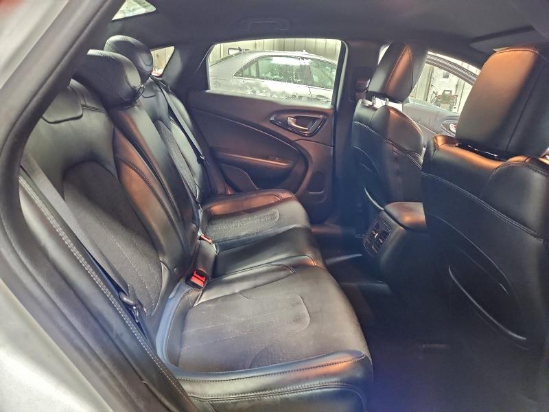 Photo 10 from auction – 2015 CHRYSLER 200 S with VIN 1C3CCCBB6FN752922