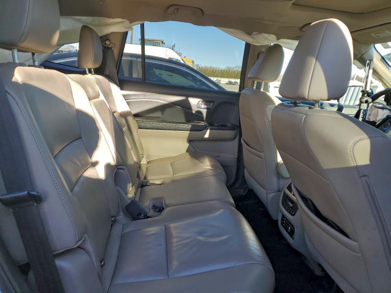 Photo 11 from auction – 2016 HONDA PILOT TOUR with VIN 5FNYF6H93GB091364