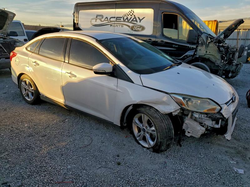 Photo 4 from auction – 2014 FORD FOCUS SE with VIN 1FADP3F23EL219179