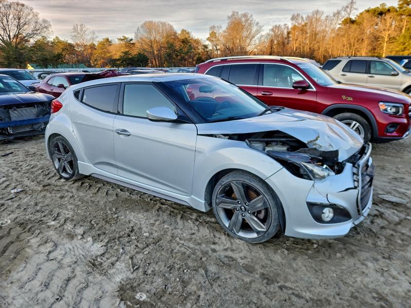 Photo 4 from auction – 2015 HYUNDAI VELOSTER T with VIN KMHTC6AE1FU236008
