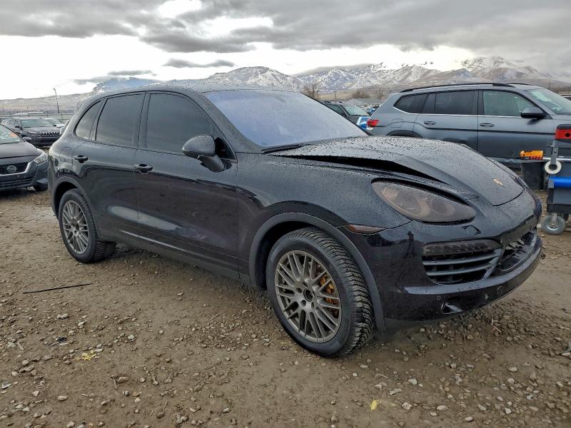 Photo 4 from auction – 2014 PORSCHE CAYENNE S with VIN WP1AE2A2XELA51446