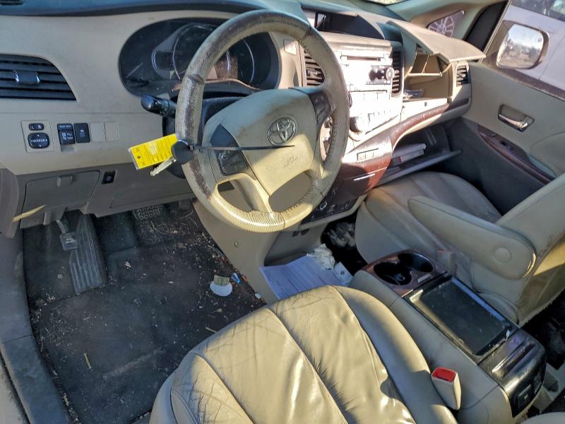 Photo 8 from auction – 2011 TOYOTA SIENNA XLE with VIN 5TDYK3DC5BS002801