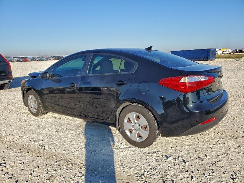 Photo 2 from auction – 2015 KIA FORTE LX with VIN KNAFX4A68F5328503