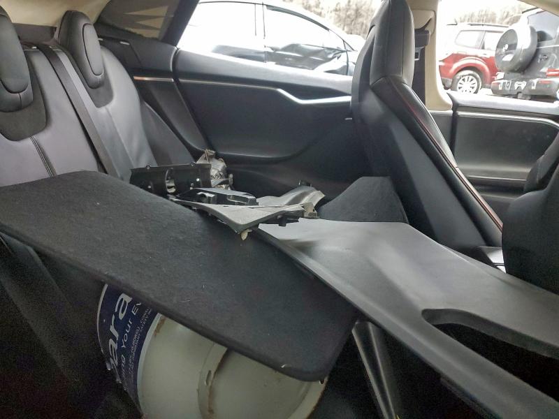Photo 10 from auction – 2012 TESLA MODEL S with VIN 5YJSA1DP5CFS01028