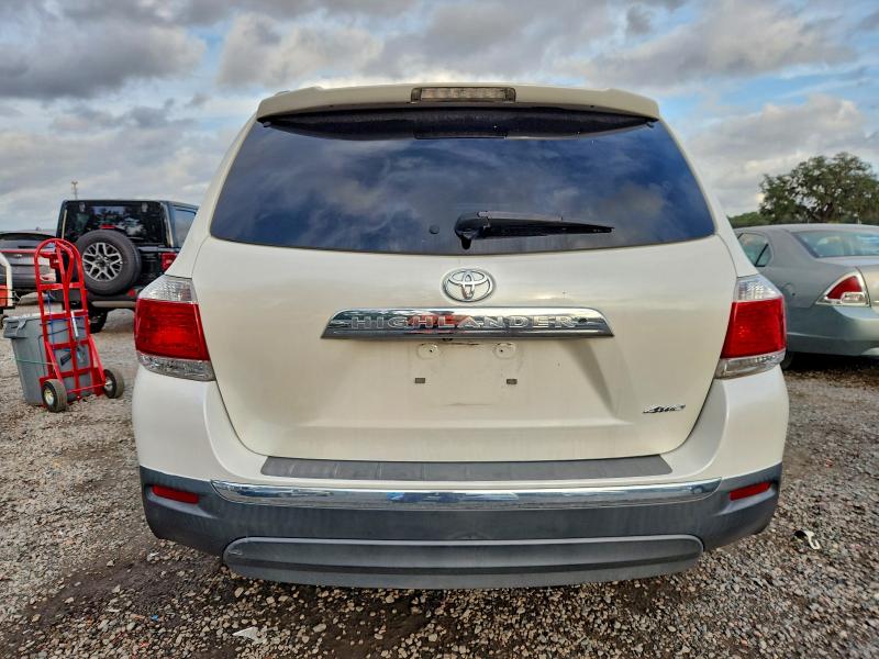 Photo 6 from auction – 2013 TOYOTA HIGHLANDER with VIN 5TDDK3EH7DS272494