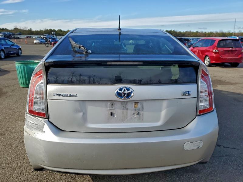 Zdjęcie 6 z aukcji – 2013 TOYOTA PRIUS z VIN JTDKN3DU8D5579322