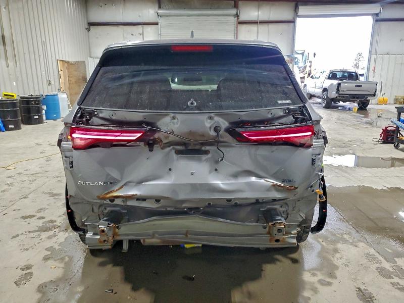 Photo 6 from auction – 2022 MITSUBISHI OUTLANDER with VIN JA4J4VA85NZ007551