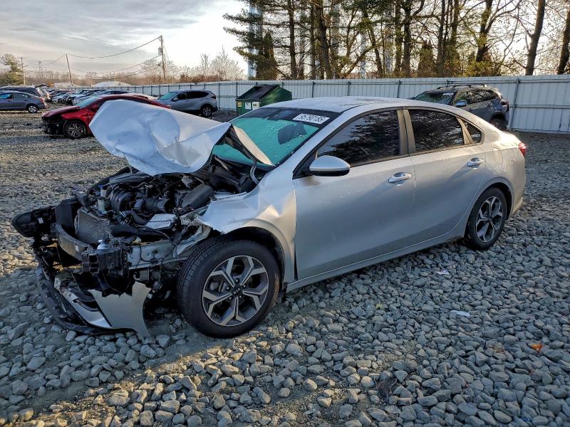 KIA FORTE FE 2021 with VIN 3KPF24AD5ME266124 - Photo from auction