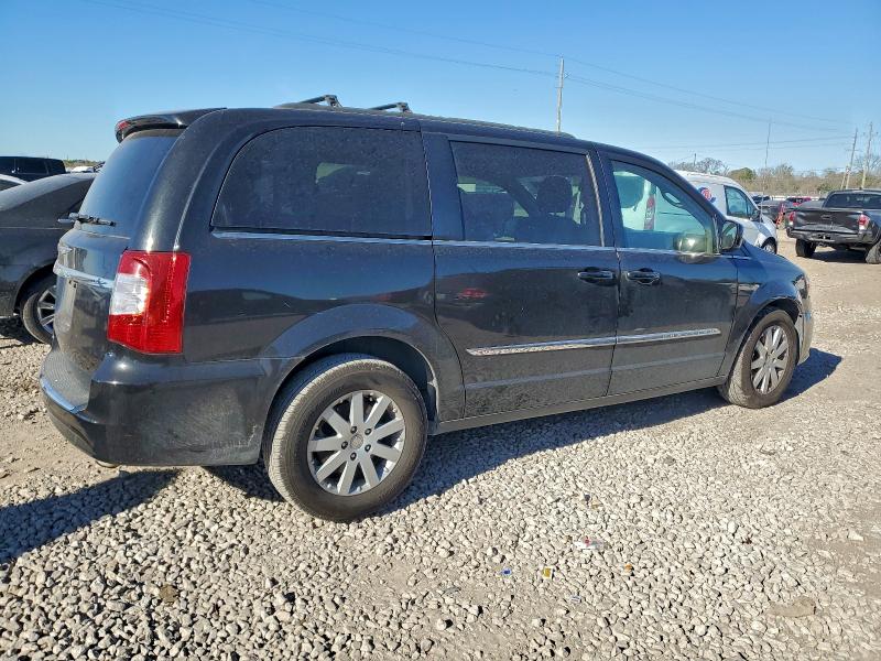 Photo 3 from auction – 2016 CHRYSLER TOWN & COU with VIN 2C4RC1BG9GR298000