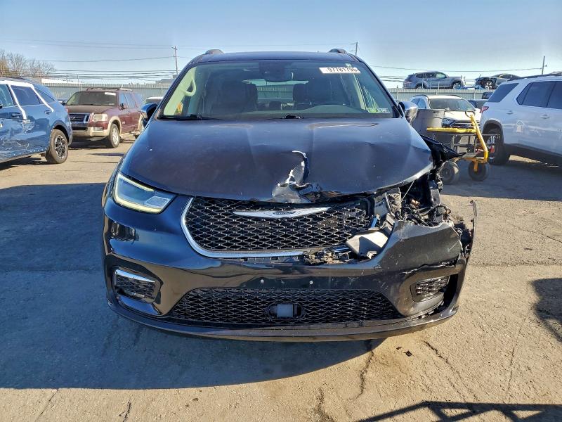 Photo 5 from auction – 2021 CHRYSLER PACIFICA L with VIN 2C4RC3GG1MR582074