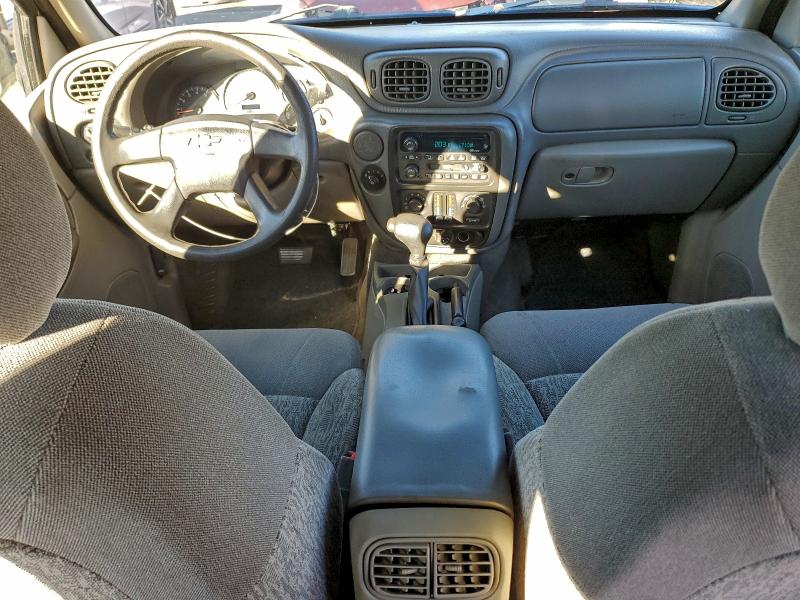 Photo 8 from auction – 2002 CHEVROLET TRAILBLAZE with VIN 1GNDS13S922338526