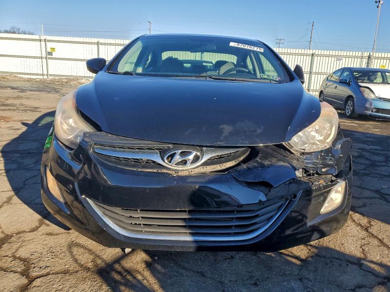 Photo 5 from auction – 2012 HYUNDAI ELANTRA GL with VIN 5NPDH4AE5CH093813