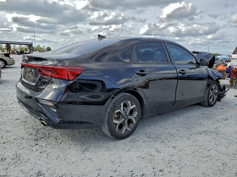 Photo 3 from auction – 2021 KIA FORTE FE with VIN 3KPF24AD3ME337045