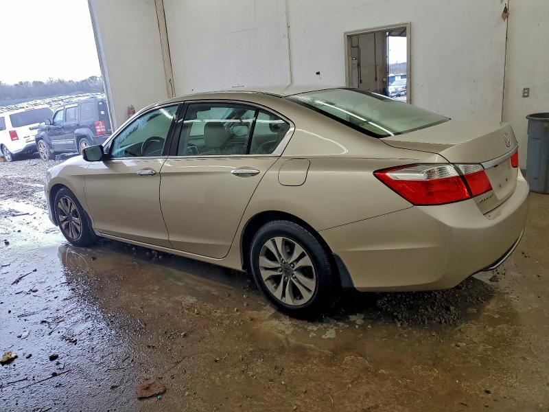 Photo 2 from auction – 2014 HONDA ACCORD with VIN 1HGCR2F30EA031655