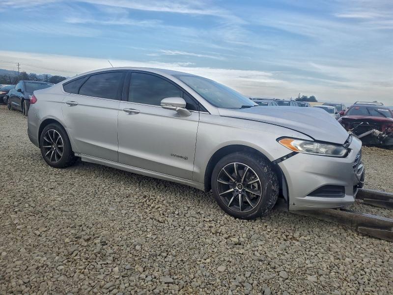 Photo 4 from auction – 2015 FORD FUSION SE with VIN 3FA6P0LU6FR137480