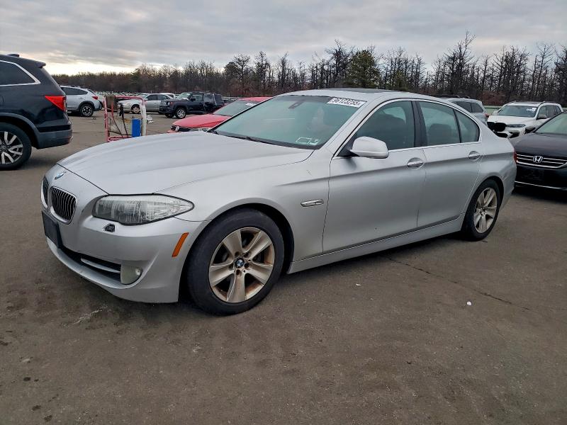 BMW 528 I 2011 with VIN WBAFR1C57BC737496 - Photo from auction