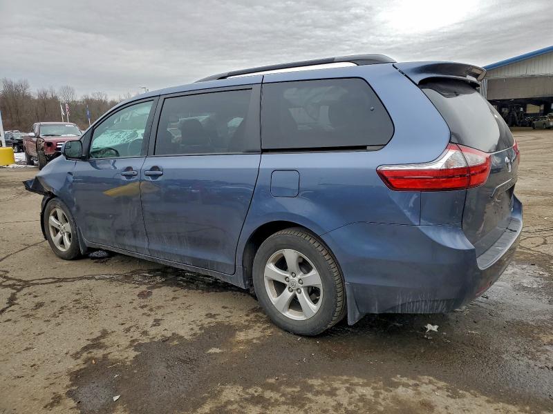 Photo 2 from auction – 2017 TOYOTA SIENNA LE with VIN 5TDKZ3DC8HS876084