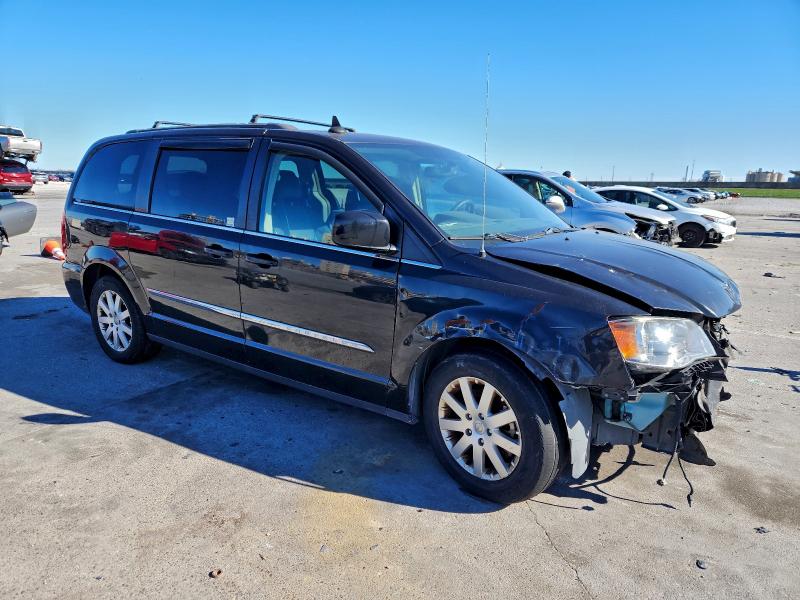 Photo 4 from auction – 2016 CHRYSLER TOWN & COU with VIN 2C4RC1BG3GR173882