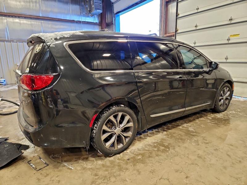 Photo 3 from auction – 2017 CHRYSLER PACIFICA L with VIN 2C4RC1GG2HR821383