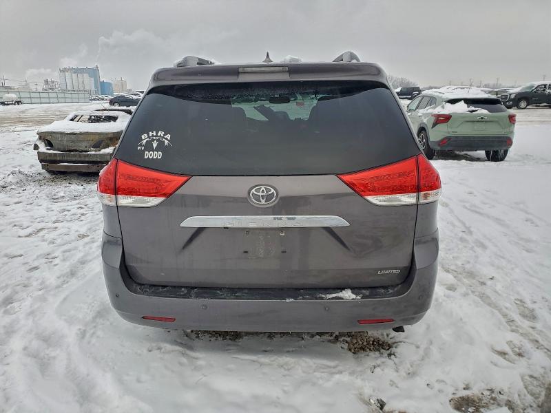 Photo 6 from auction – 2012 TOYOTA SIENNA XLE with VIN 5TDYK3DCXCS223828