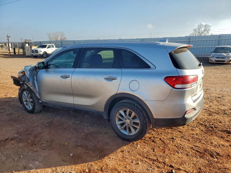Photo 2 from auction – 2016 KIA SORENTO LX with VIN 5XYPG4A34GG017124