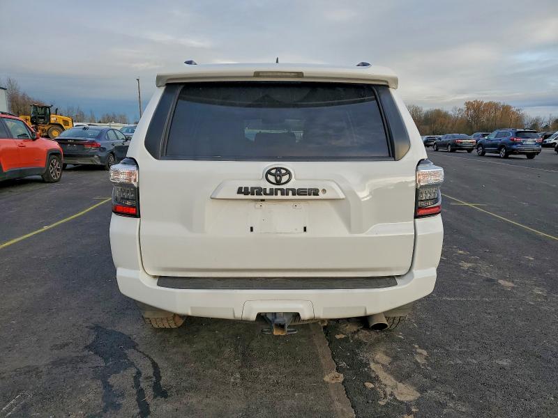 Photo 6 from auction – 2017 TOYOTA 4RUNNER SR with VIN JTEBU5JR6H5464606