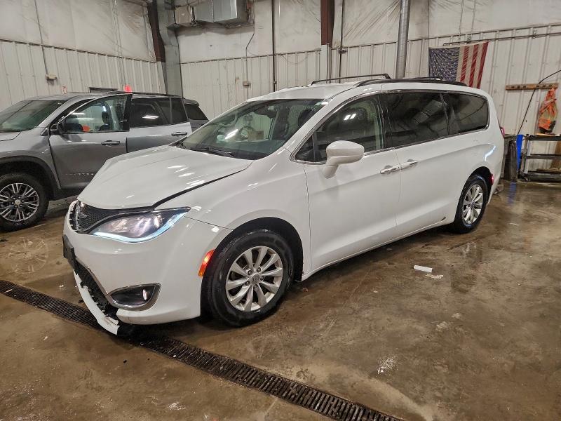 CHRYSLER PACIFICA T 2018 with VIN 2C4RC1FG8JR101027 - Photo from auction