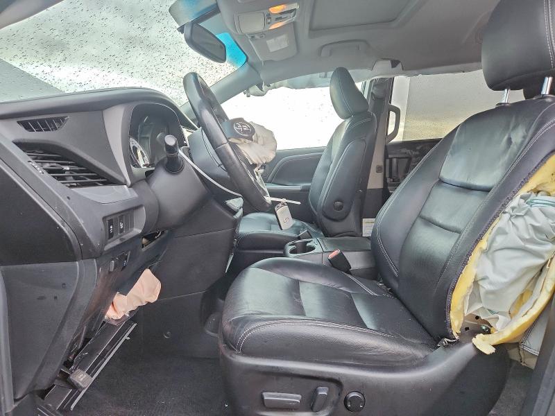 Photo 7 from auction – 2017 TOYOTA SIENNA SE with VIN 5TDXZ3DC3HS823315