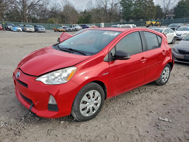 TOYOTA PRIUS C 2014 with VIN JTDKDTB33E1562322 - Photo from auction
