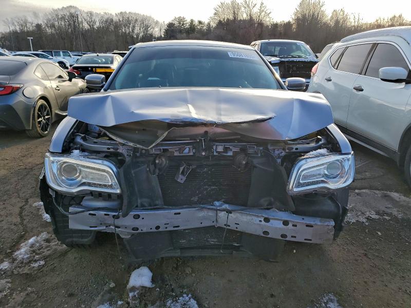 Photo 5 from auction – 2016 CHRYSLER 300 LIMITE with VIN 2C3CCARG4GH148138