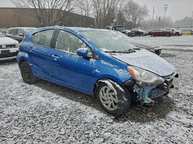 Photo 4 from auction – 2015 TOYOTA PRIUS C with VIN JTDKDTB38F1581756