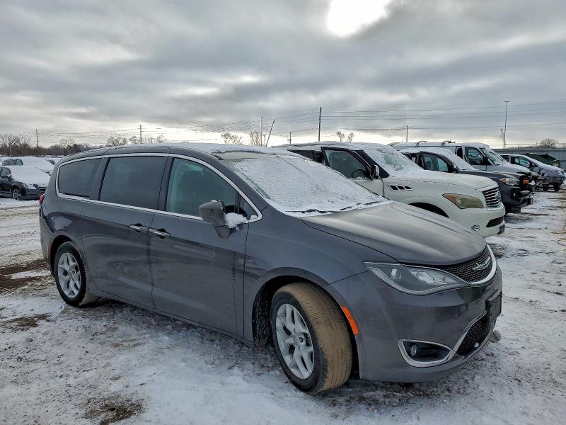 Photo 4 from auction – 2018 CHRYSLER PACIFICA T with VIN 2C4RC1FG6JR109904