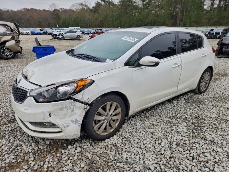 KIA FORTE EX 2014 مع رقم تعريف المركبة KNAFX5A88E5205970 - صورة من المزاد