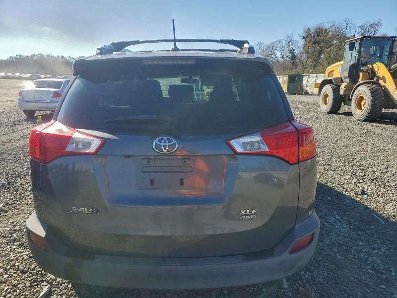 Photo 6 from auction – 2013 TOYOTA RAV4 XLE with VIN 2T3RFREV3DW011980