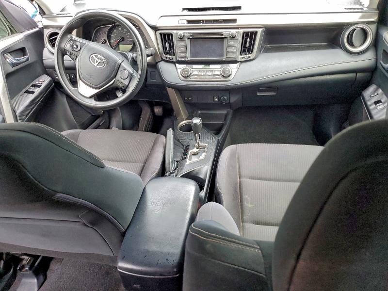 Photo 8 from auction – 2014 TOYOTA RAV4 XLE with VIN JTMWFREV3EJ017622
