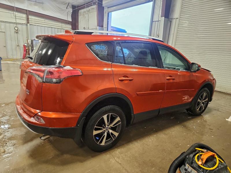 Photo 3 from auction – 2016 TOYOTA RAV4 XLE with VIN 2T3RFREV4GW490155