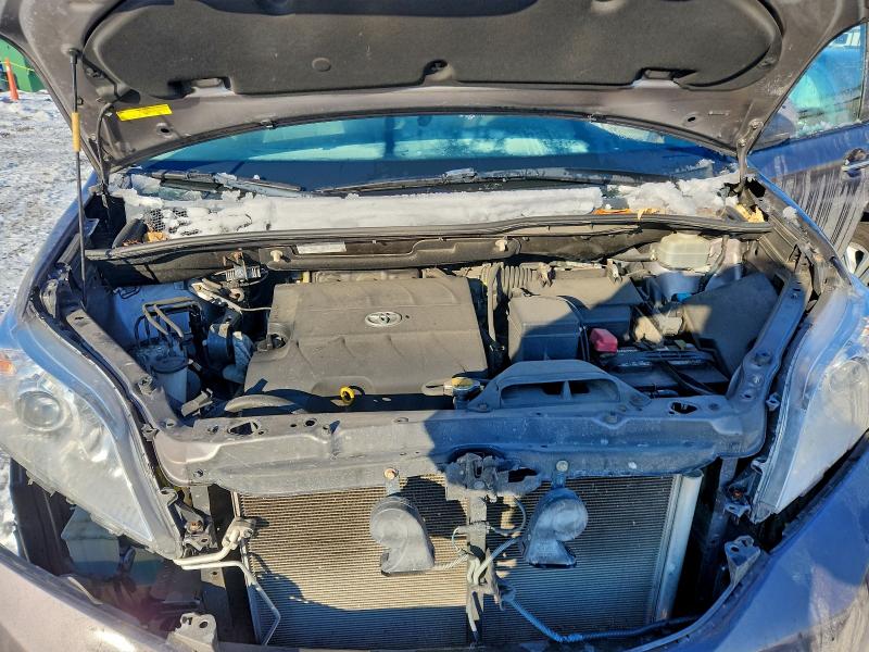 Photo 12 from auction – 2011 TOYOTA SIENNA with VIN 5TDYK3DC6BS172651