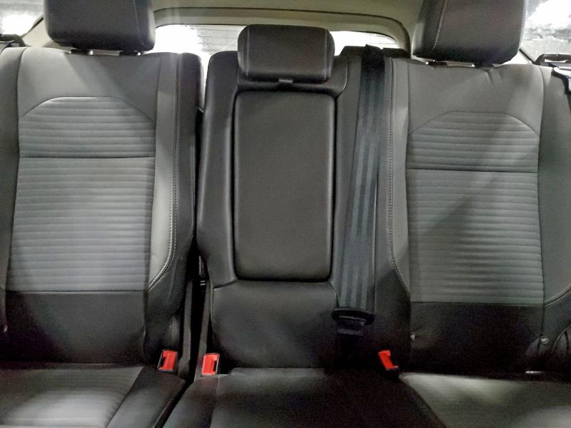 Photo 10 from auction – 2018 FORD ESCAPE SE with VIN 1FMCU9GD8JUB63323