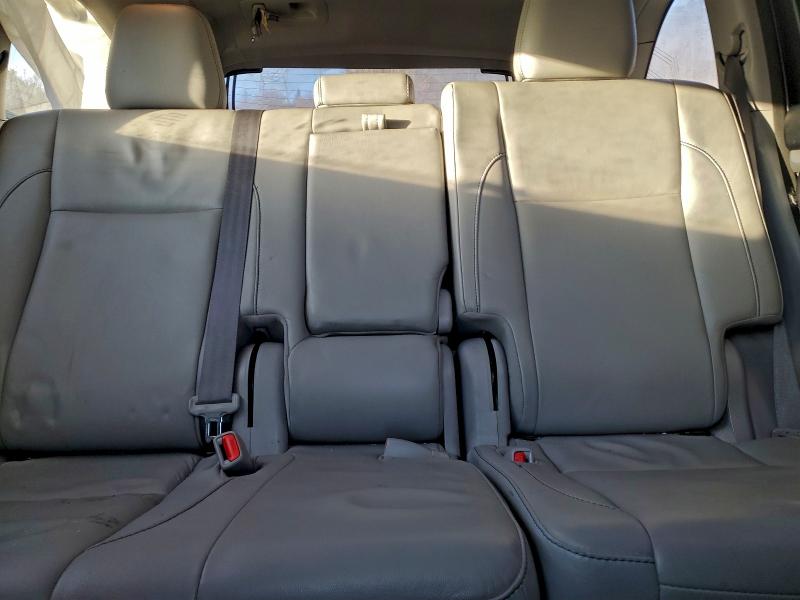 Photo 10 from auction – 2018 TOYOTA HIGHLANDER with VIN 5TDJZRFH9JS550937