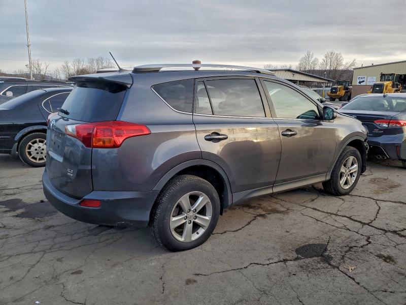 Photo 3 from auction – 2014 TOYOTA RAV4 XLE with VIN JTMRFREV2ED049117