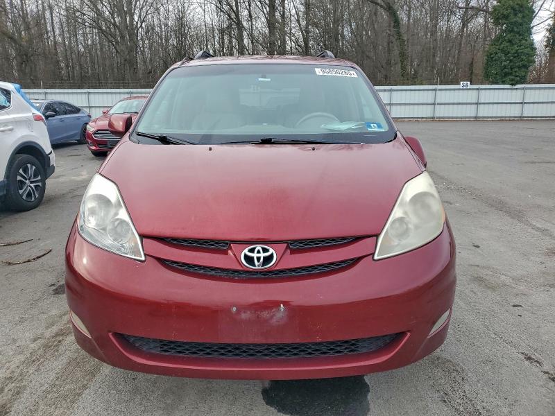 Photo 5 from auction – 2010 TOYOTA SIENNA XLE with VIN 5TDYK4CC4AS296519