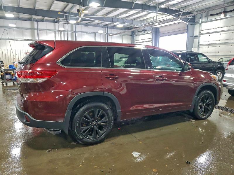Photo 3 from auction – 2018 TOYOTA HIGHLANDER with VIN 5TDBZRFH2JS498944